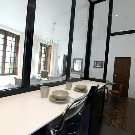 Apartment L'insolite - 53m2, Cosy & Proche Cathedrale Clermont-Ferrand